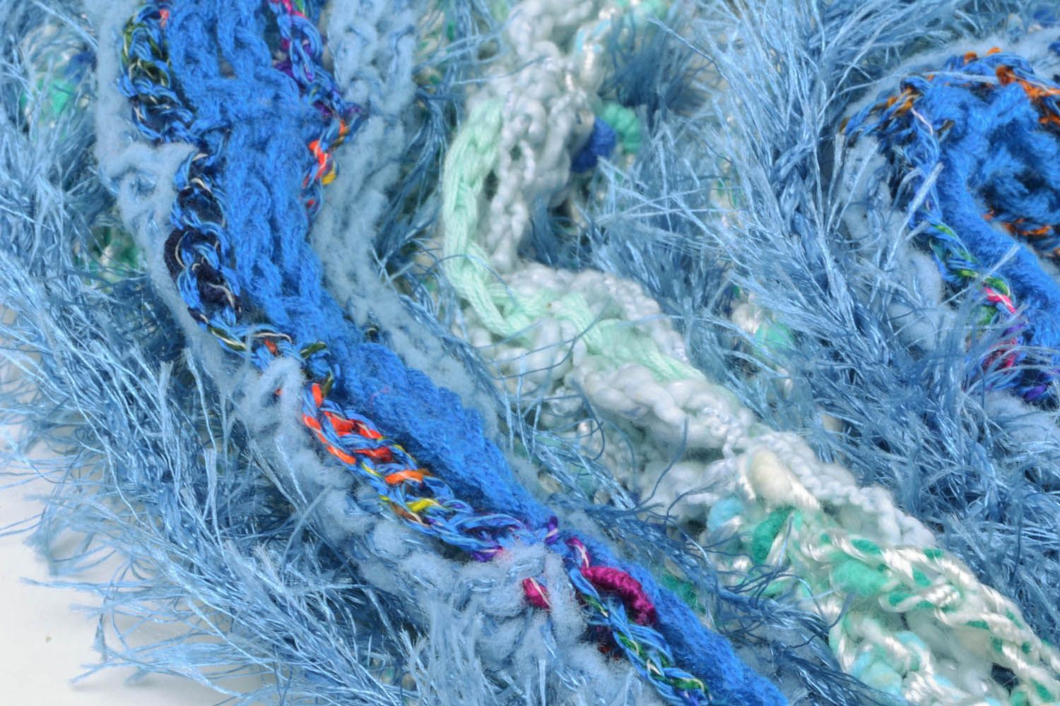 Écharpe bleue tricotée faite main photo 4