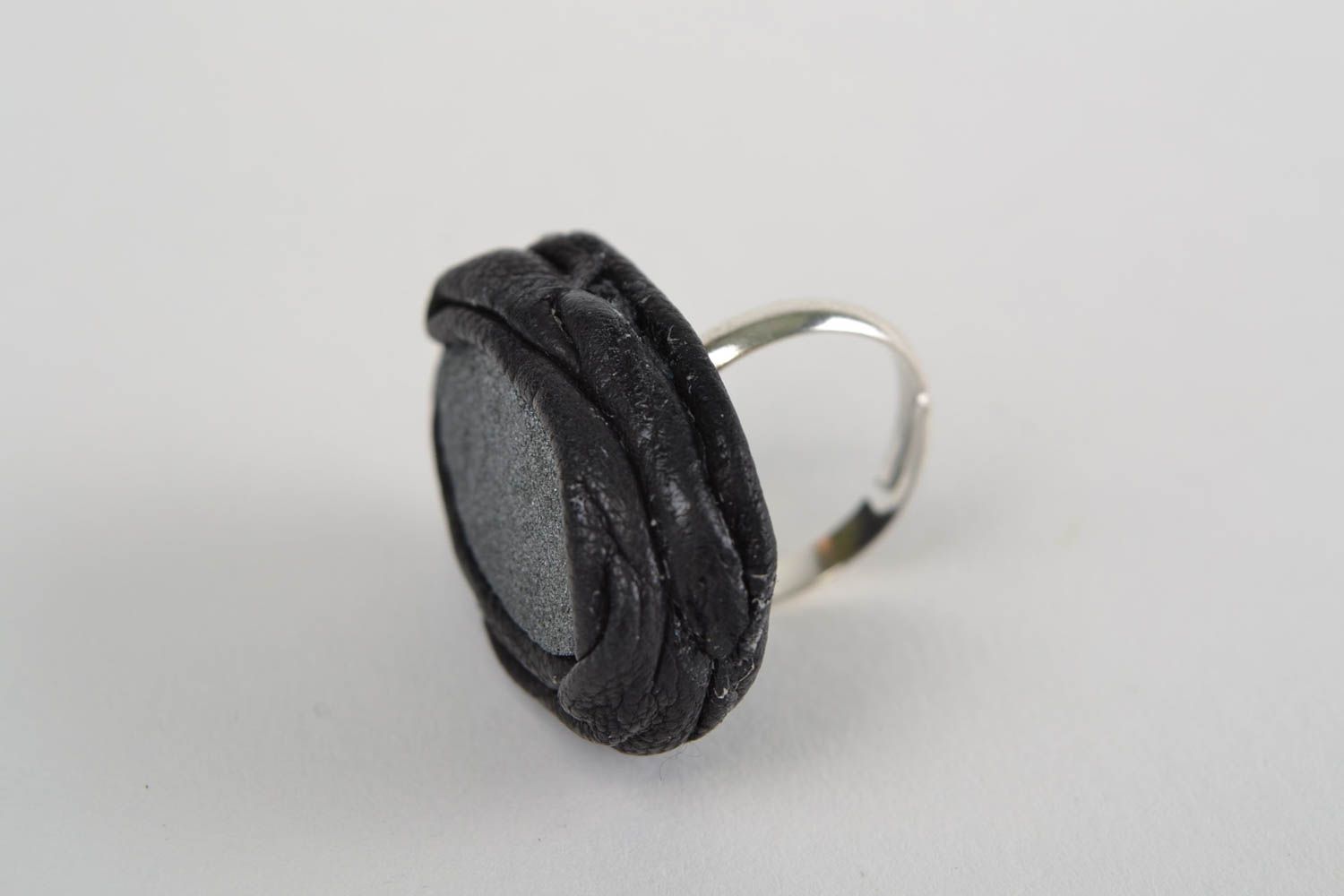 Handmade oval top ring with natural hematite stone in leather frame photo 4
