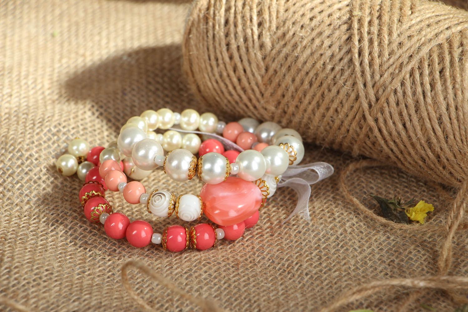 Bracelet de perles décoratives rouges et blanches  photo 5