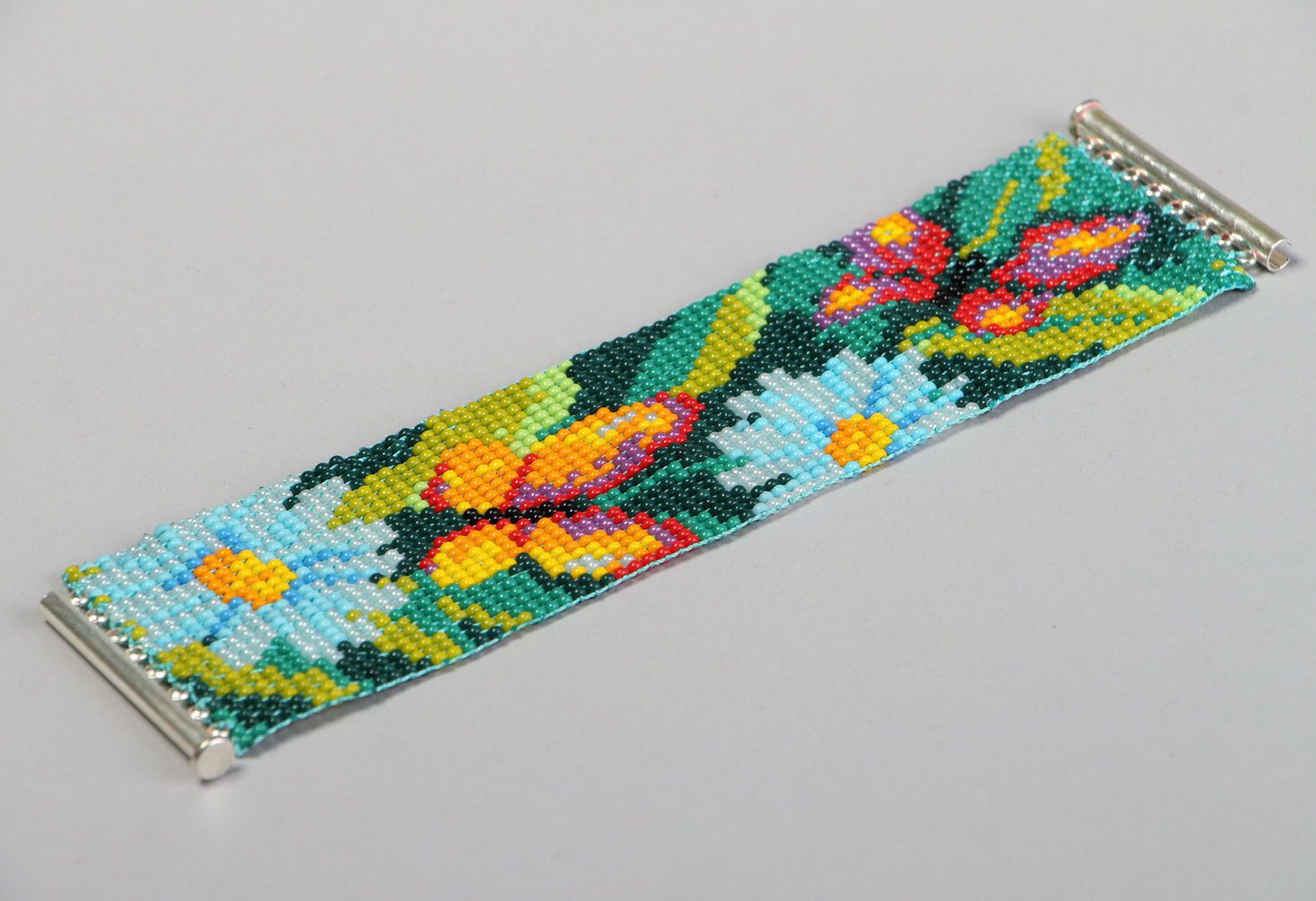 Wrist bracelet made of beads photo 2