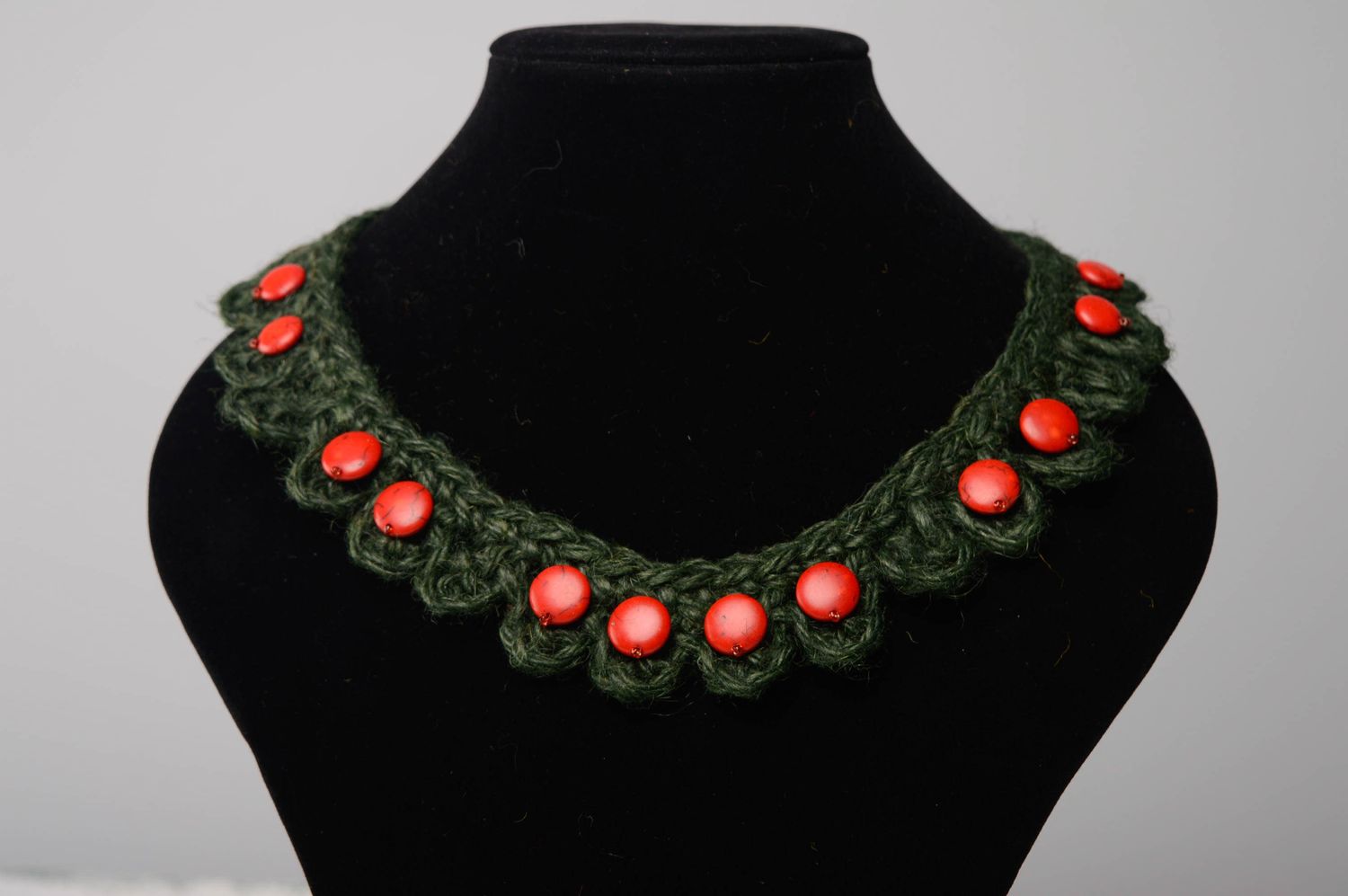 Crochet bead necklace with coral photo 2