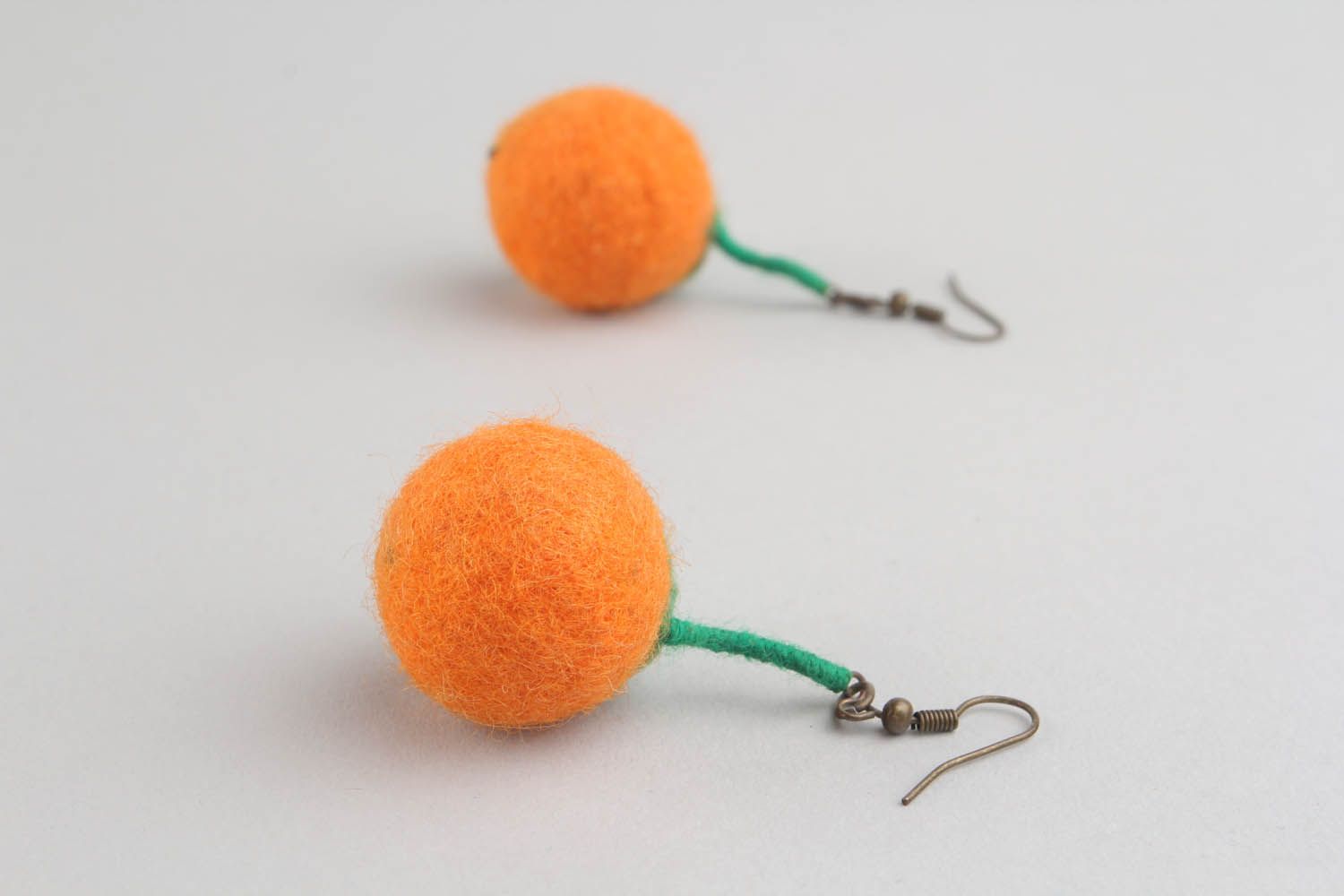 Orange Ohrringe aus Wolle foto 4