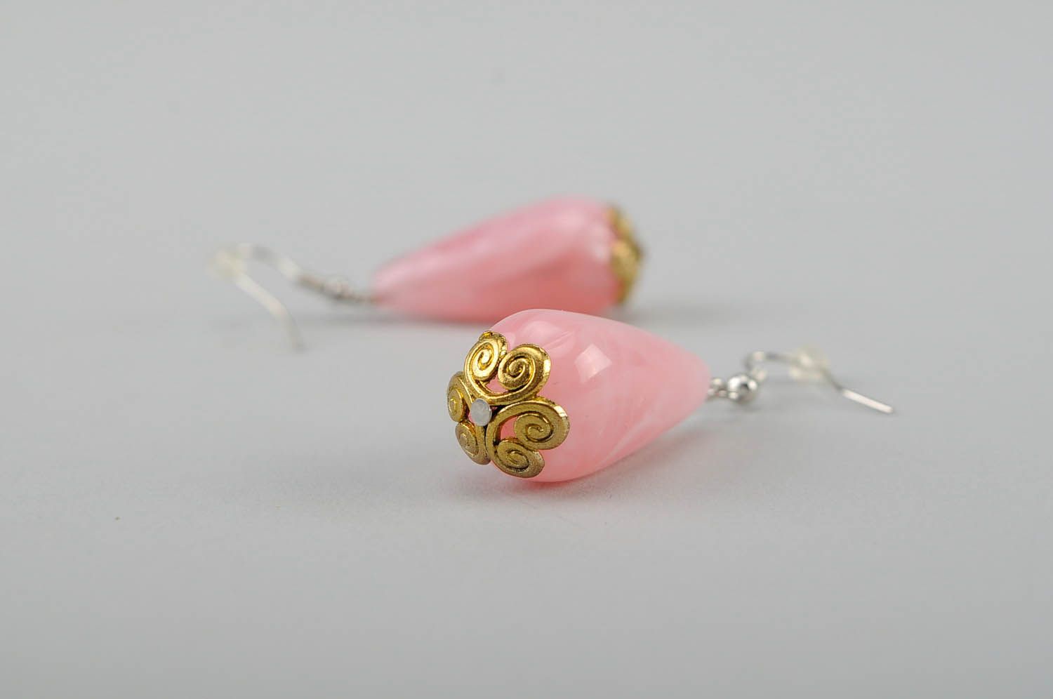 Boucles d'oreilles en perles acryliques Les pierres roses photo 4