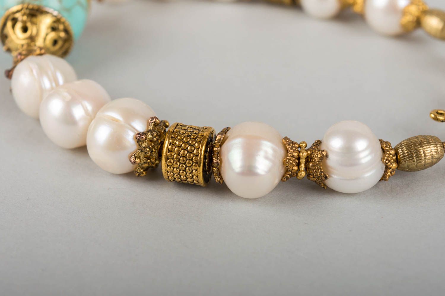 Pulsera de perlas y turquesa artesanal delicada femenina elegante  foto 5