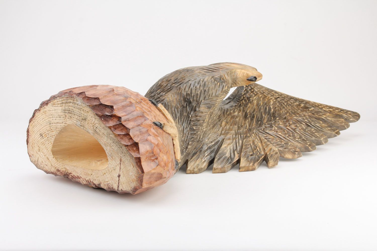 Wooden statuette of eagle photo 2