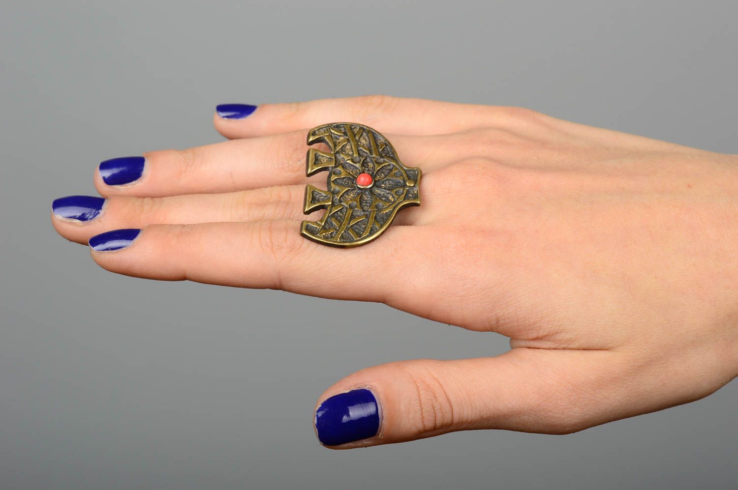Bague bronze Bijou fait main ouvert grand avec pierre rouge Accessoire femme photo 2