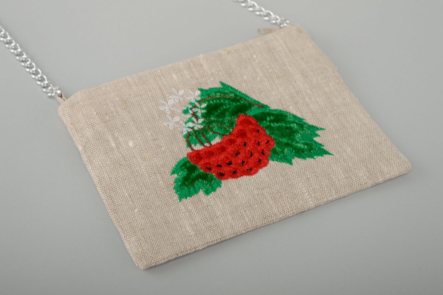 Linen clutch bag with embroidery and chain handle photo 1