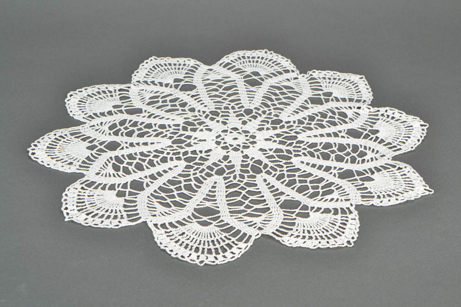 White crochet interior napkin photo 1