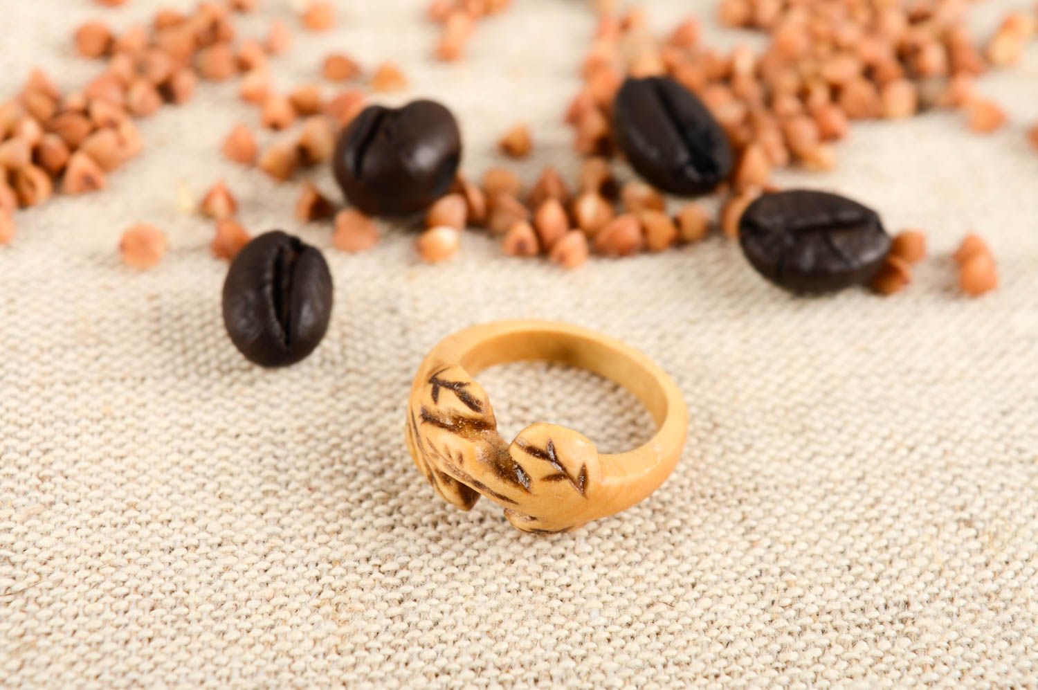 Handmade Damen Modeschmuck Ring am Finger modisches Accessoire Geschenk für Frau foto 1