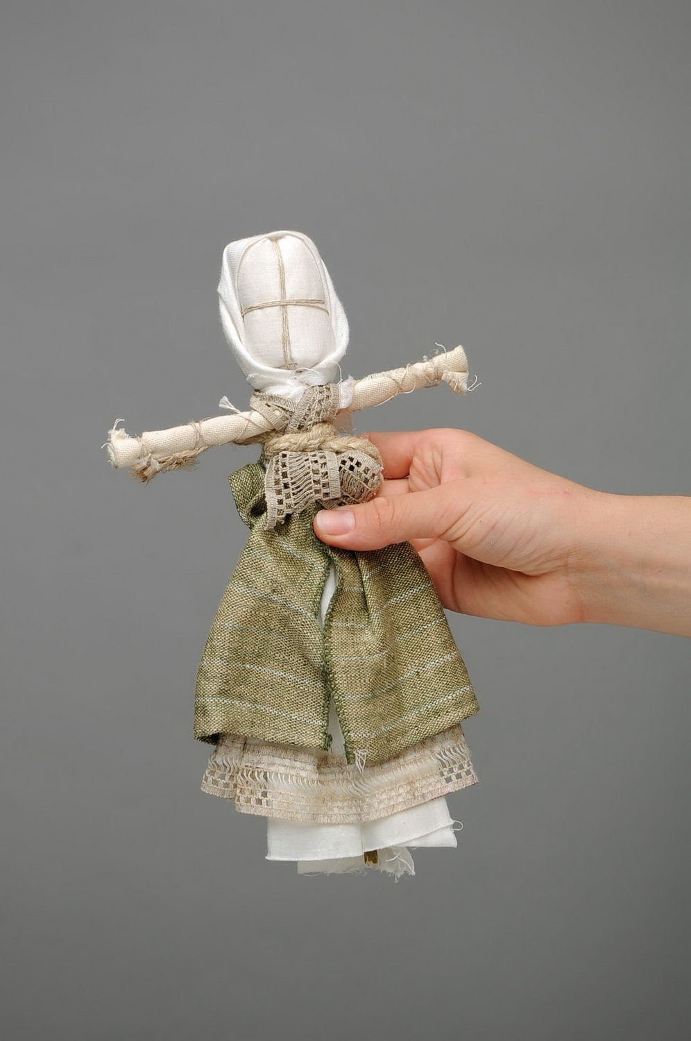 Bambola di stoffa fatta a mano amuleto talismano giocattolo slavo etnico foto 2