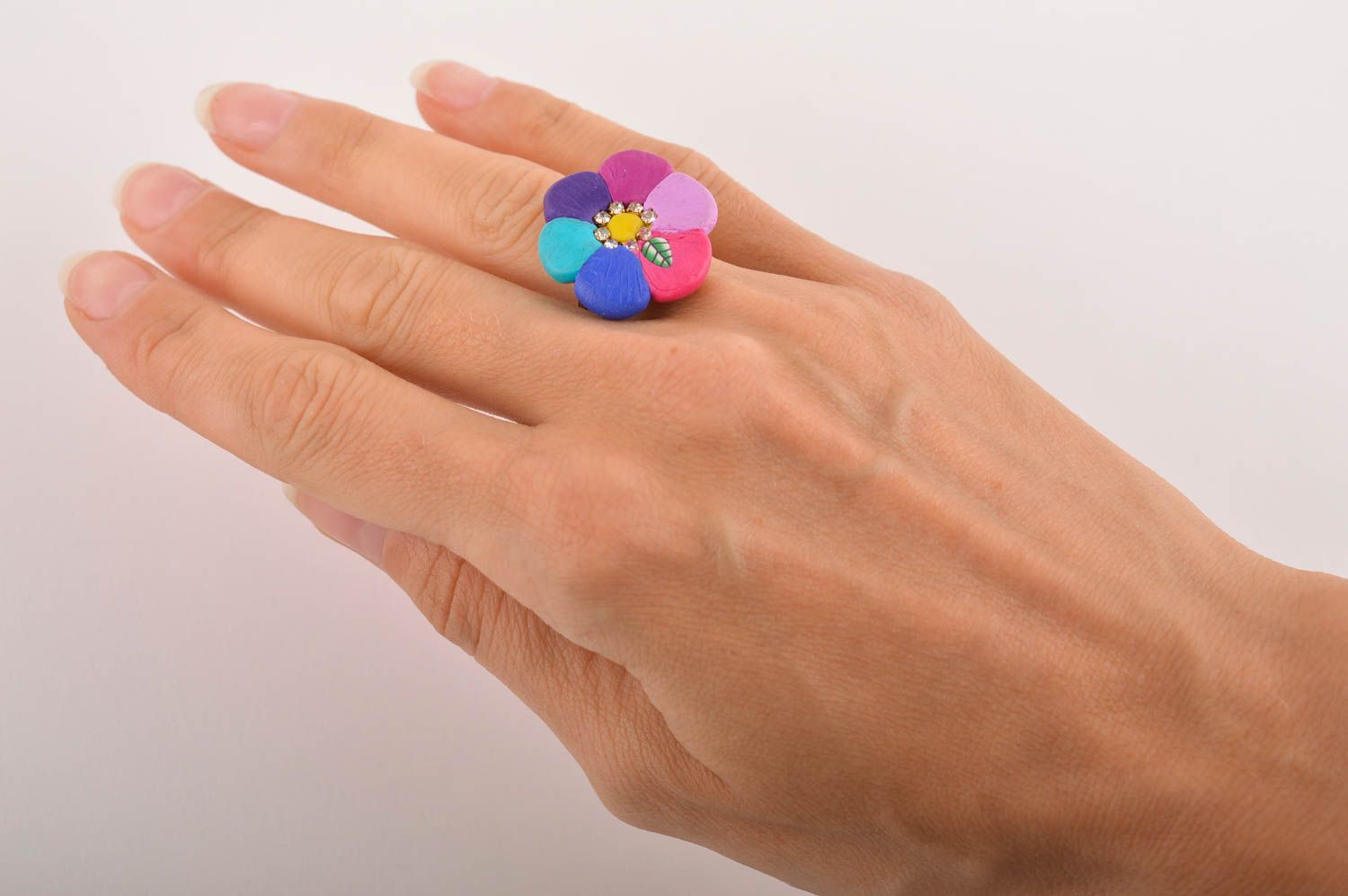 Кольцо ручной работы украшение из полимерной глины красивый перстень цветок фото 5
