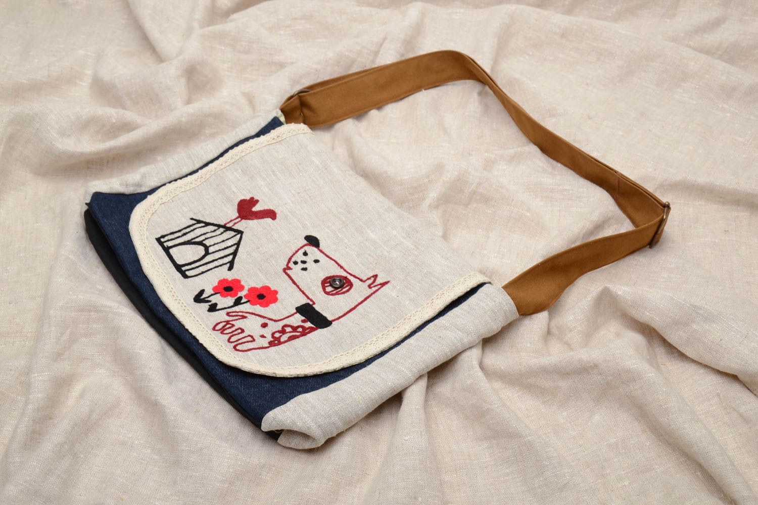 Handmade bag with embroidered dog photo 1