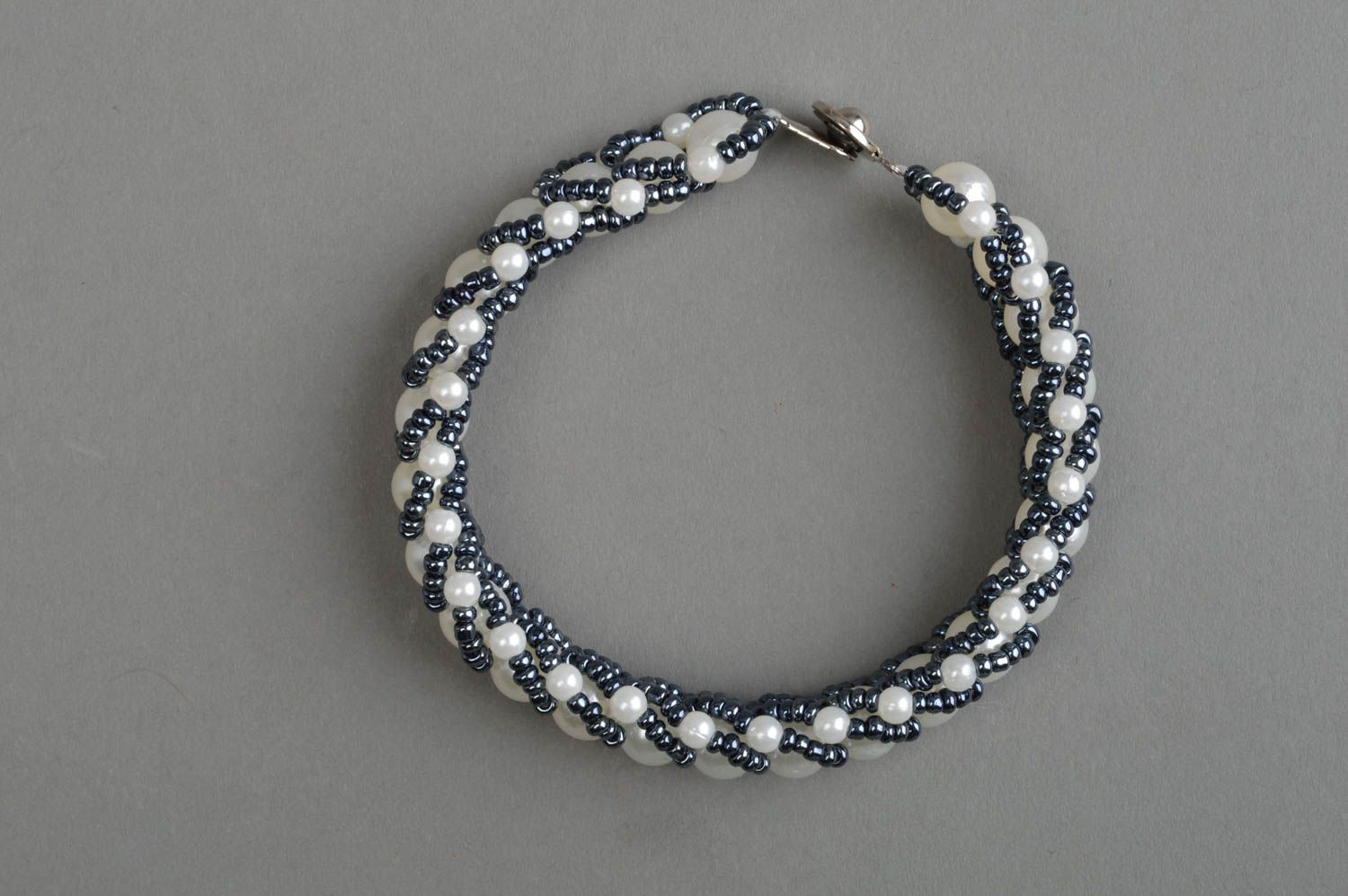 Bracelet en perles d'imitation fait main large bijou original pour femme photo 2