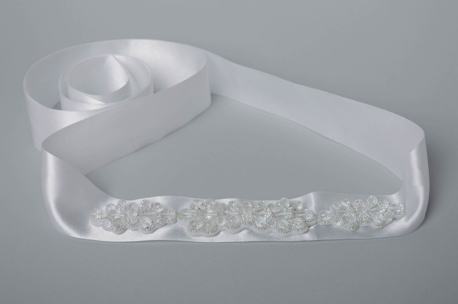 Handgemachter Gürtel aus Atlasband mit Glasperlen weiß für Frauen foto 1
