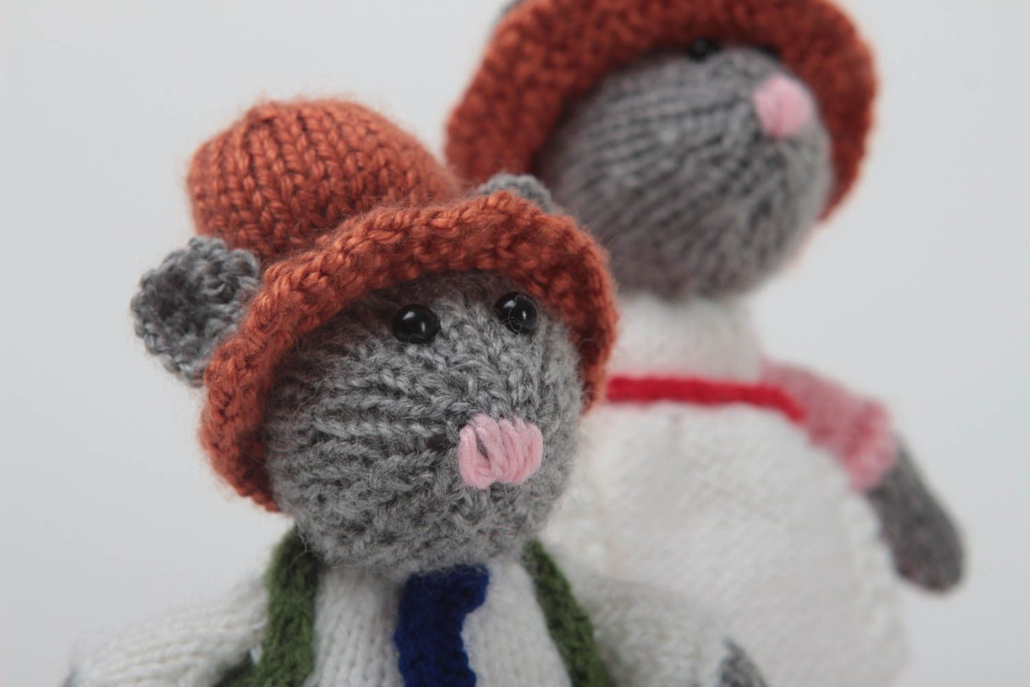 Juguetes artesanales tejidos peluches para niños regalos originales ratoncitos foto 3
