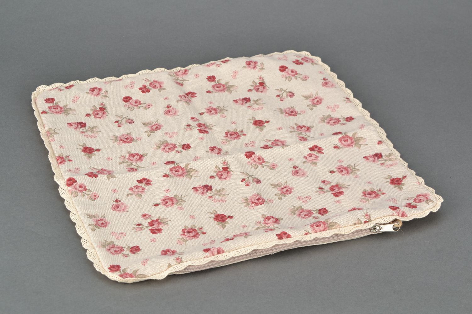 Petite taie d'oreiller motif fleurs en coton et polyamide faite main Rose rouge photo 1