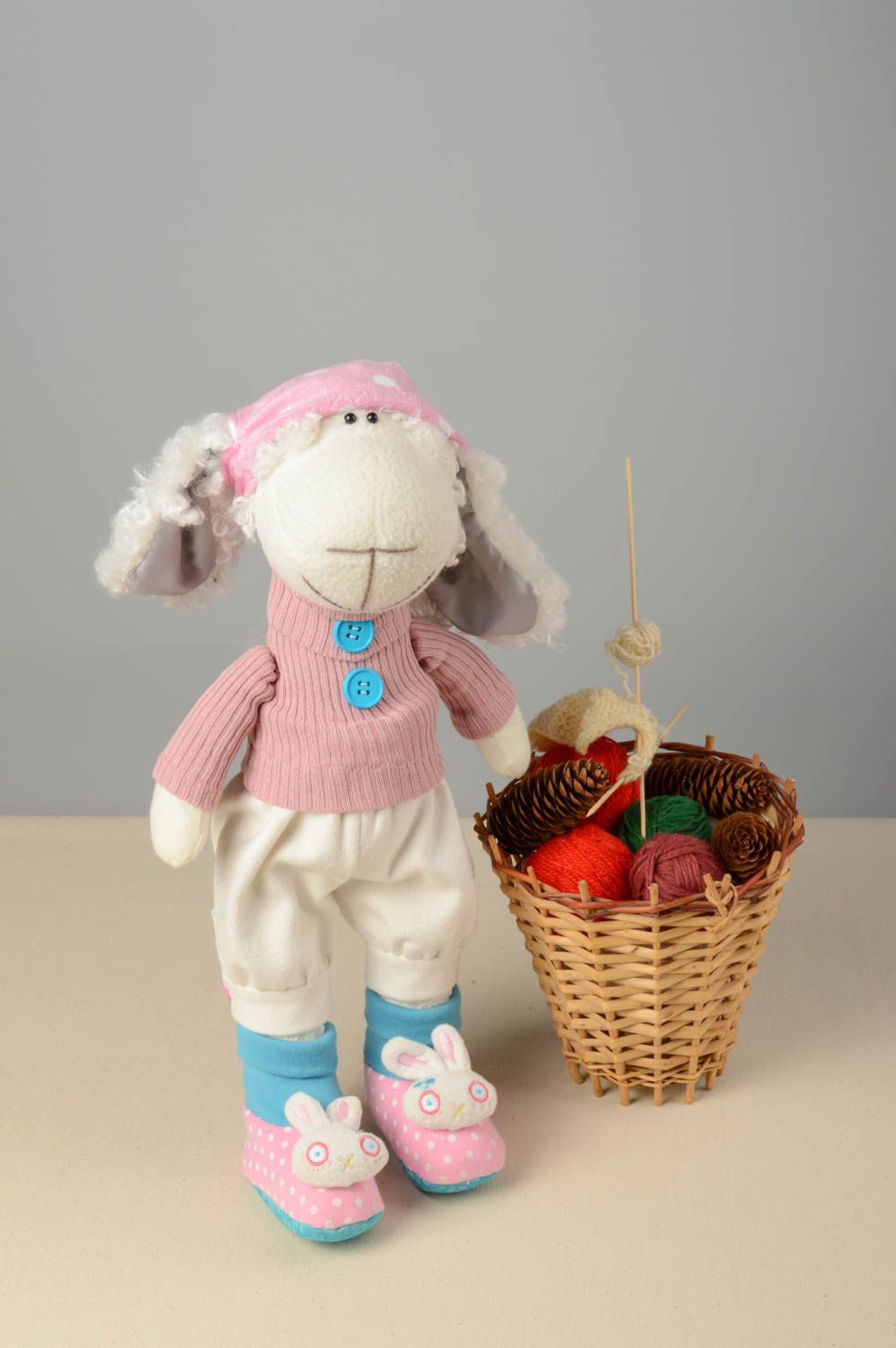 Peluche mouton en tissus de lin et tricot fait main décorative pour enfants photo 1