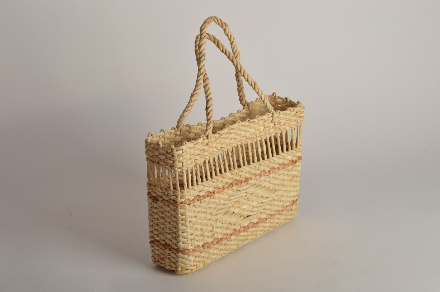 Сумка ручной работы плетеная сумка с ручками плетеная сумка корзина бежевая фото 4