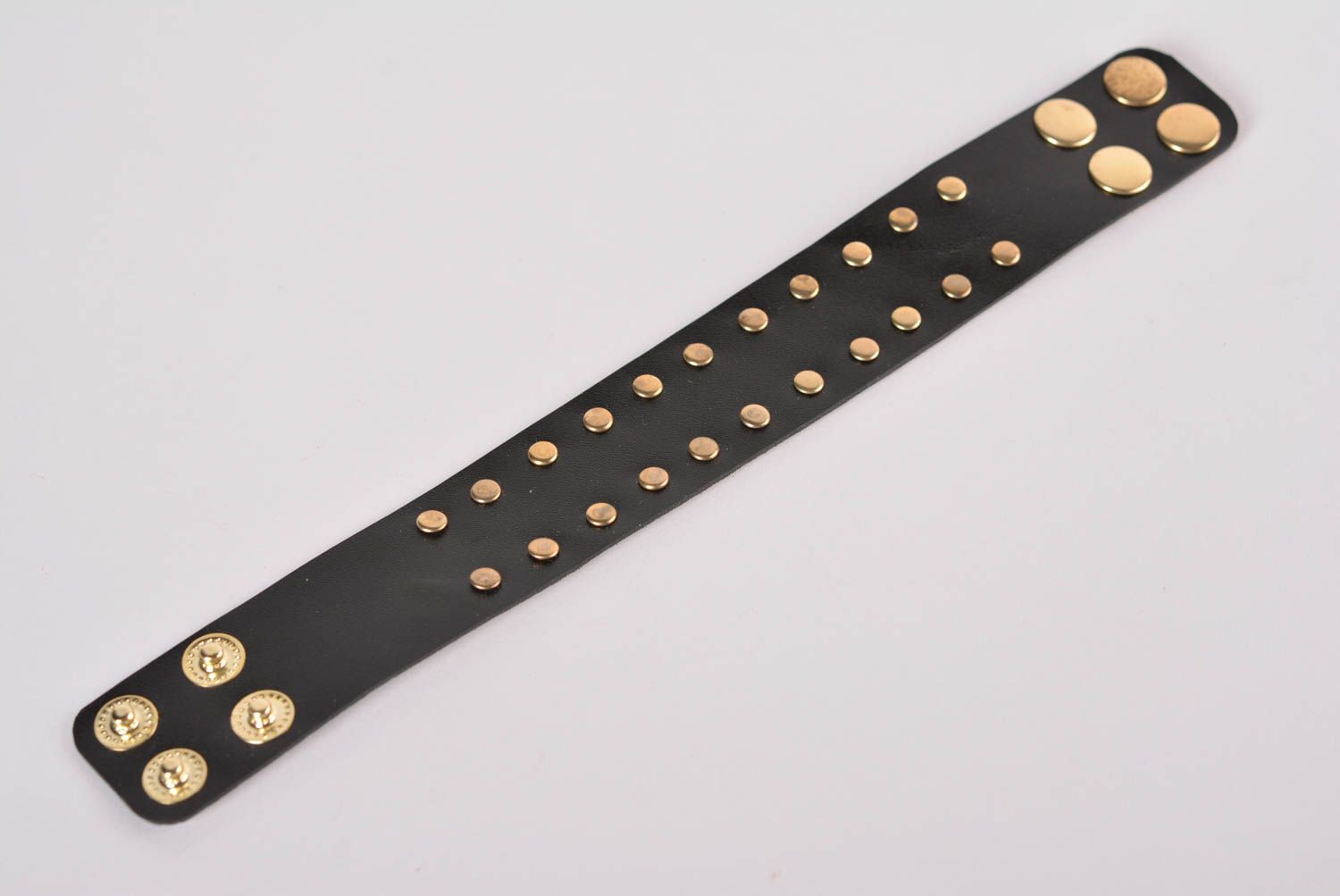 Черное украшение из кожи хенд мейд широкий кожаный браслет оригинальный подарок фото 4