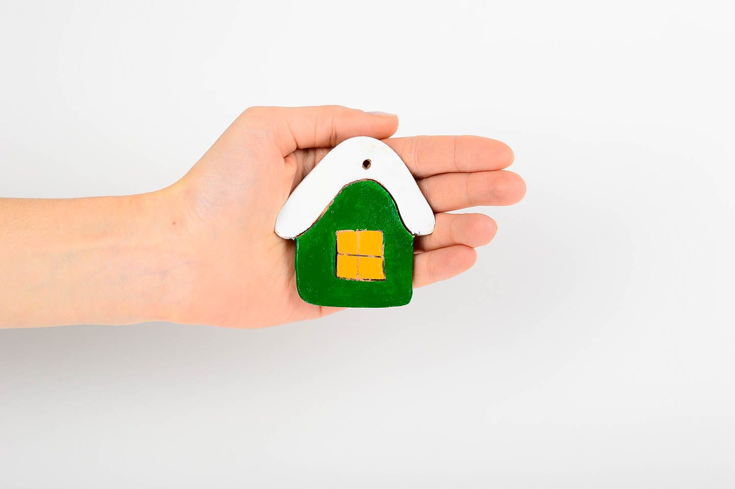 Игрушка на елку хэнд мэйд декор для дома глиняная игрушка в виде зеленого домика фото 1