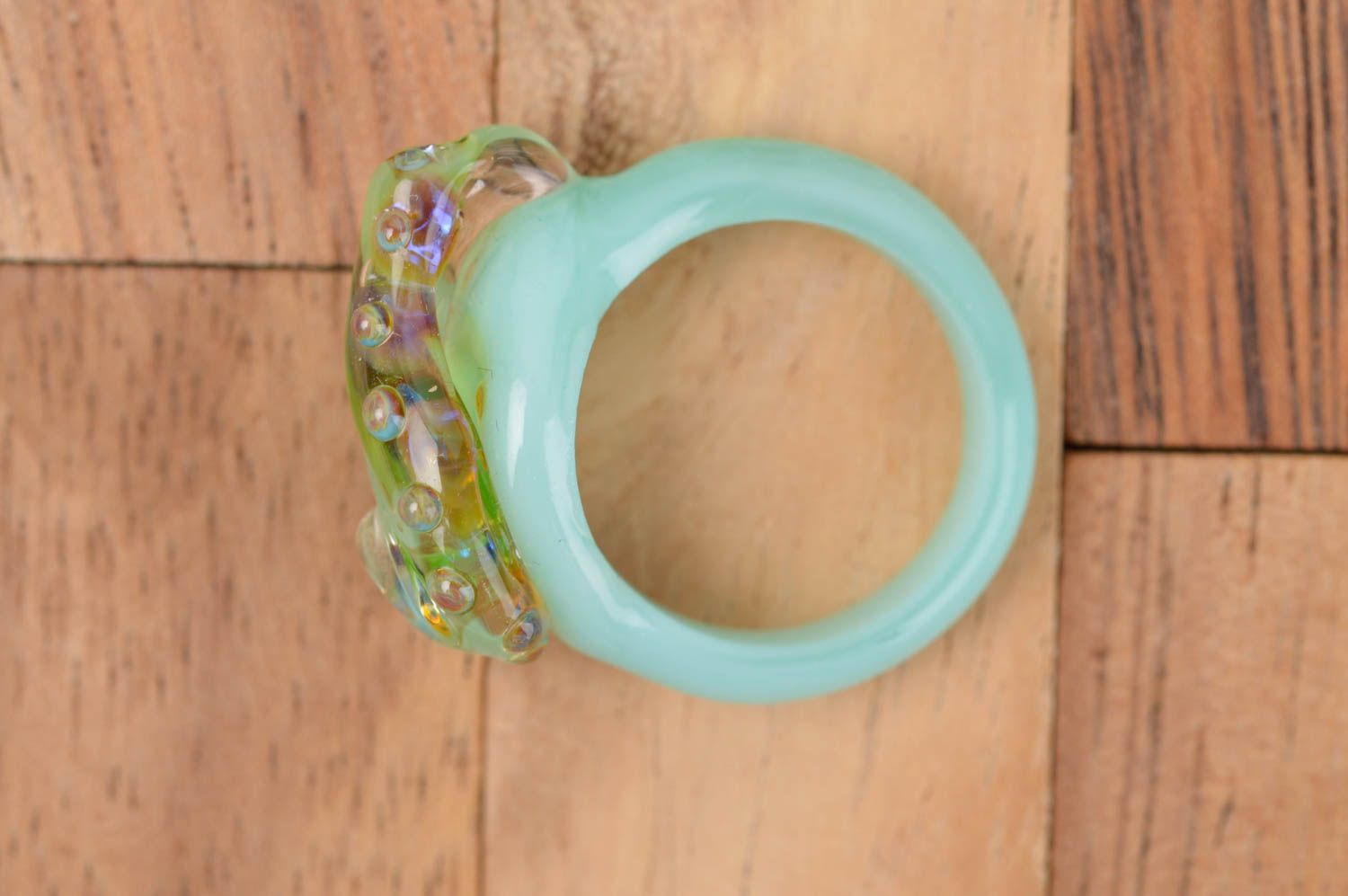 Кольцо ручной работы кольцо из стекла бирюзовое лэмпворк бижутерия из стекла фото 3