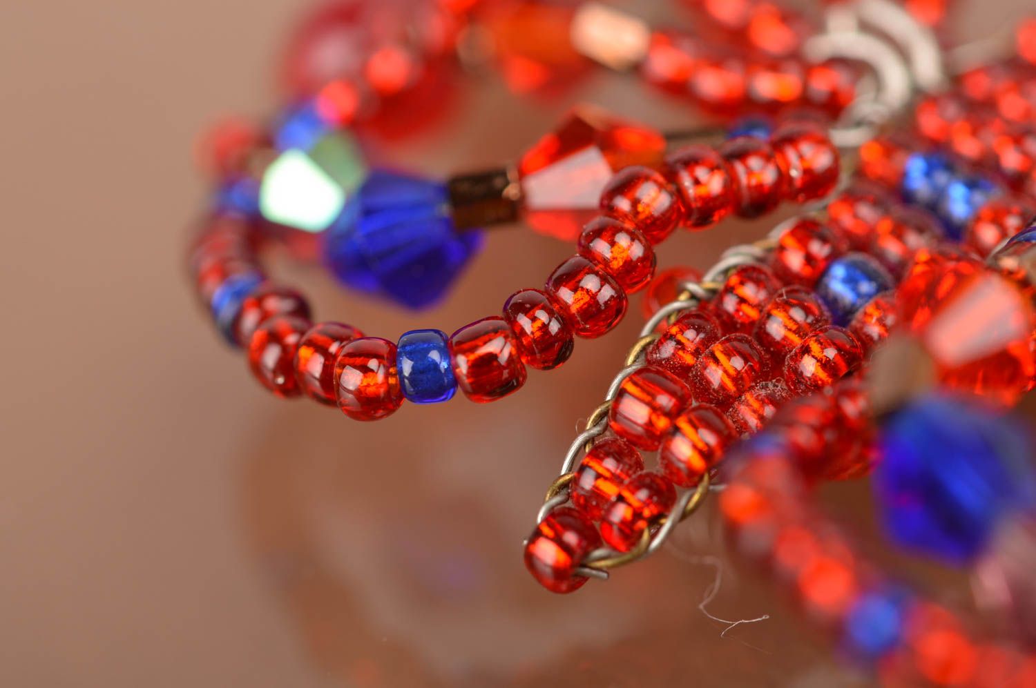 Broche papillon rouge en perles de rocaille faite main jolie de créateur photo 5