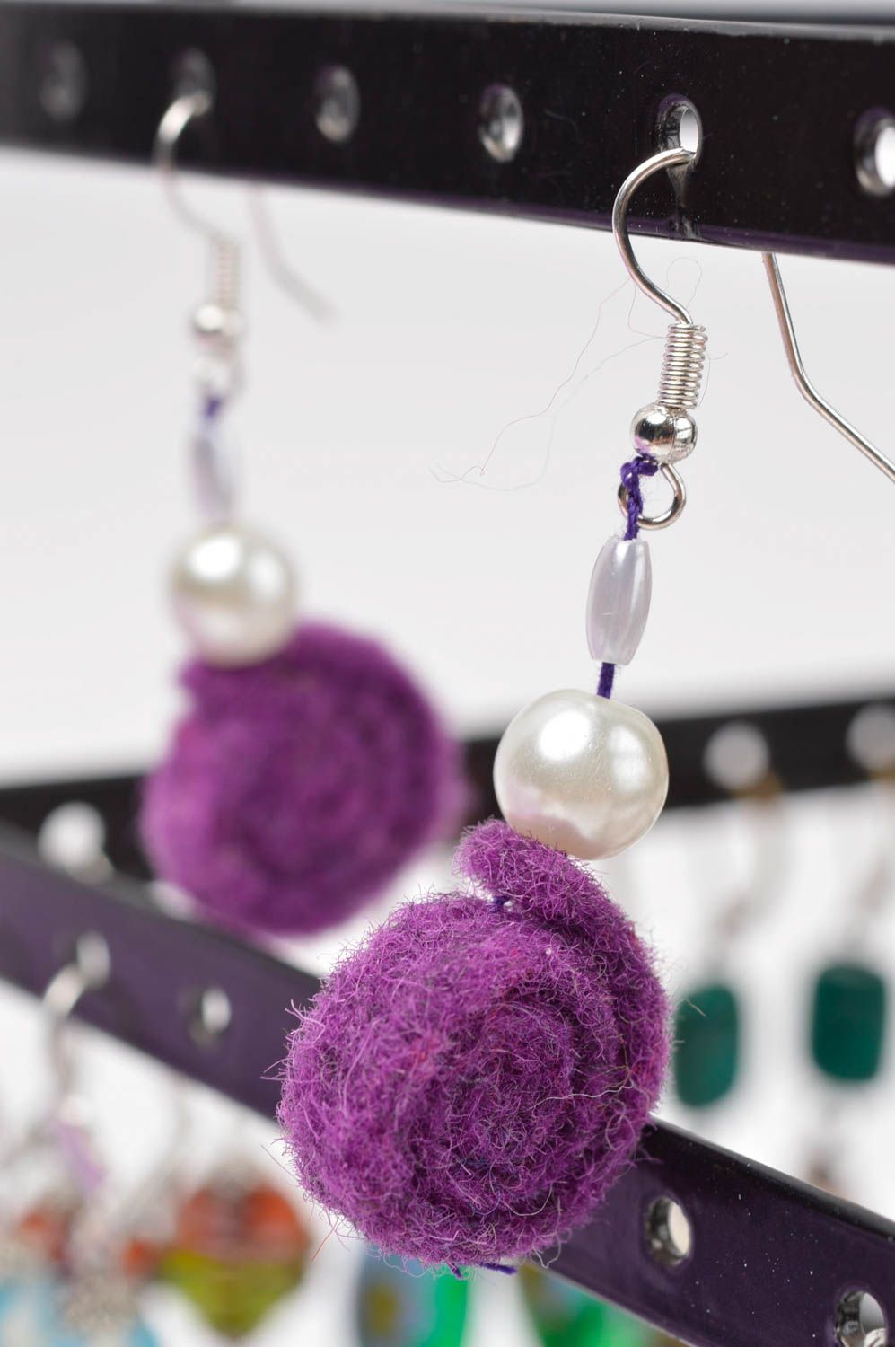 Handmade Spiralen Ohrringe gefilzter Schmuck Accessoire für Frauen violett foto 1