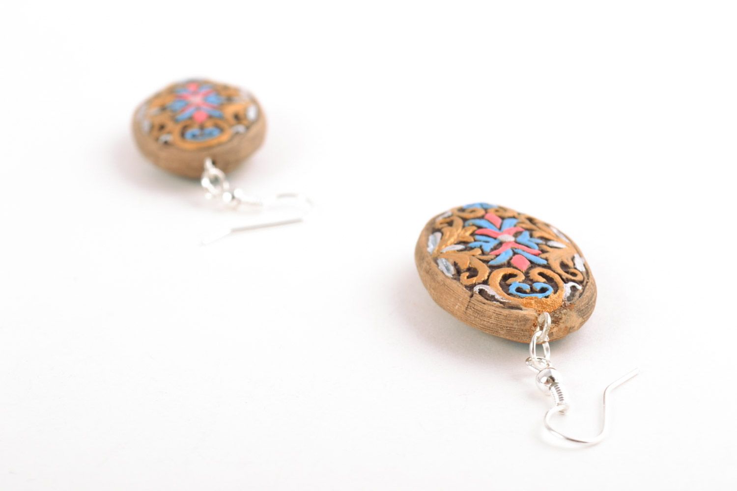 Homemade oval ceramic dangling earrings with ornament painted with acrylics photo 4