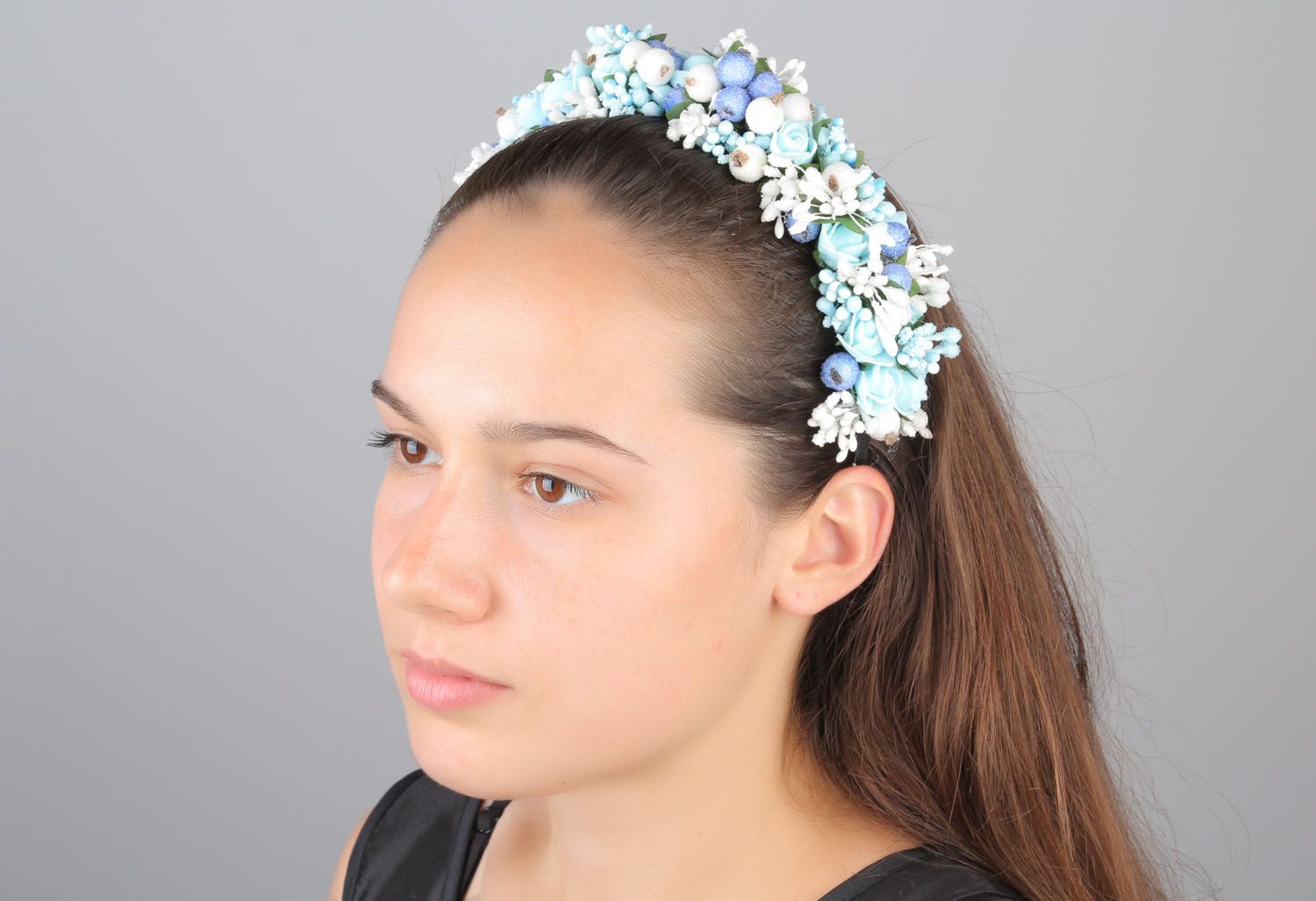 Headband with flowers and berries photo 5