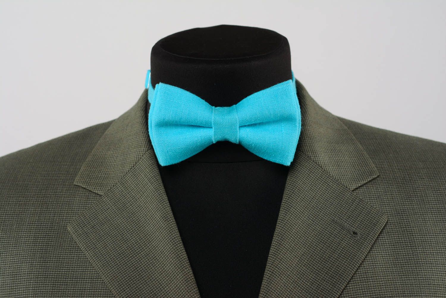 Blue linen bow tie photo 1