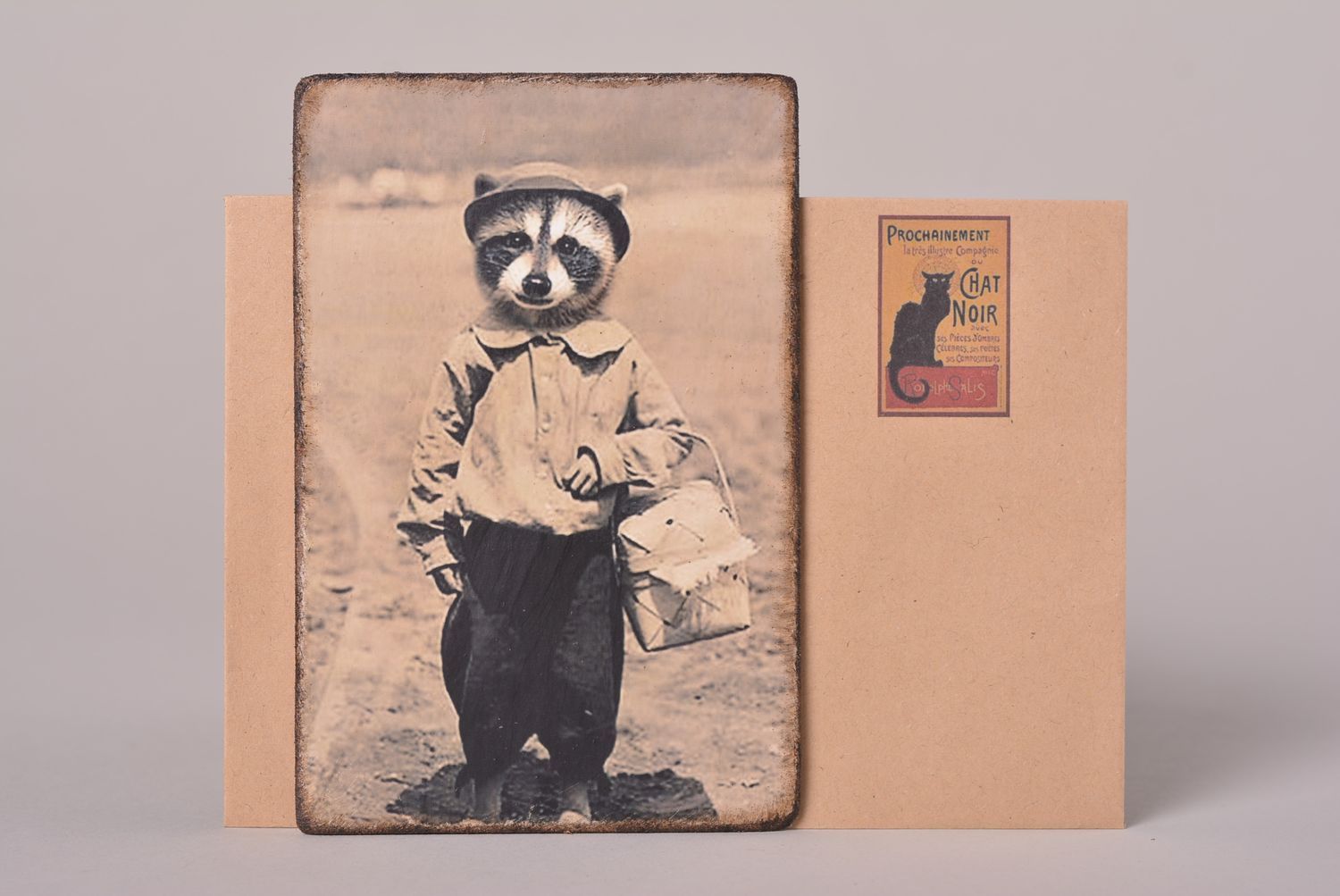 Открытка ручной работы поздравительная открытка с енотом красивая открытка фото 1