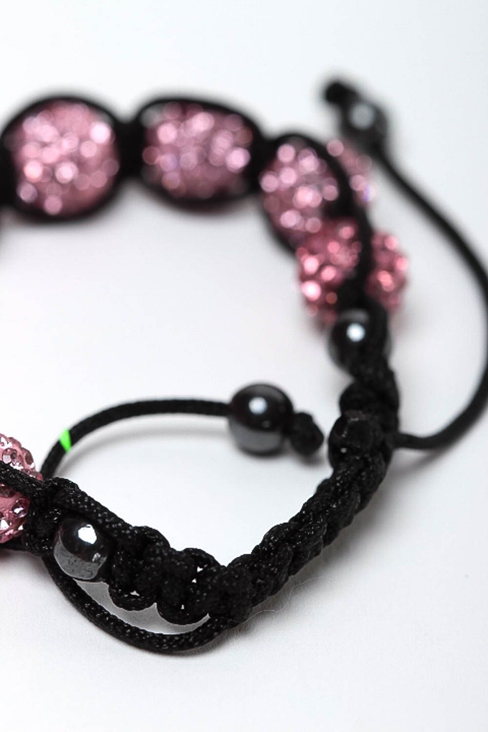 Плетеный браслет ручной работы авторское украшение женский браслет розовый фото 4