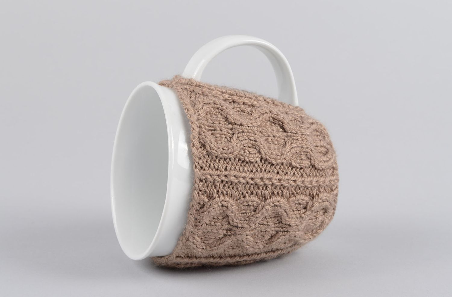Чайная чашка ручной работы кружка в вязаном чехле сером глиняная чашка фото 4