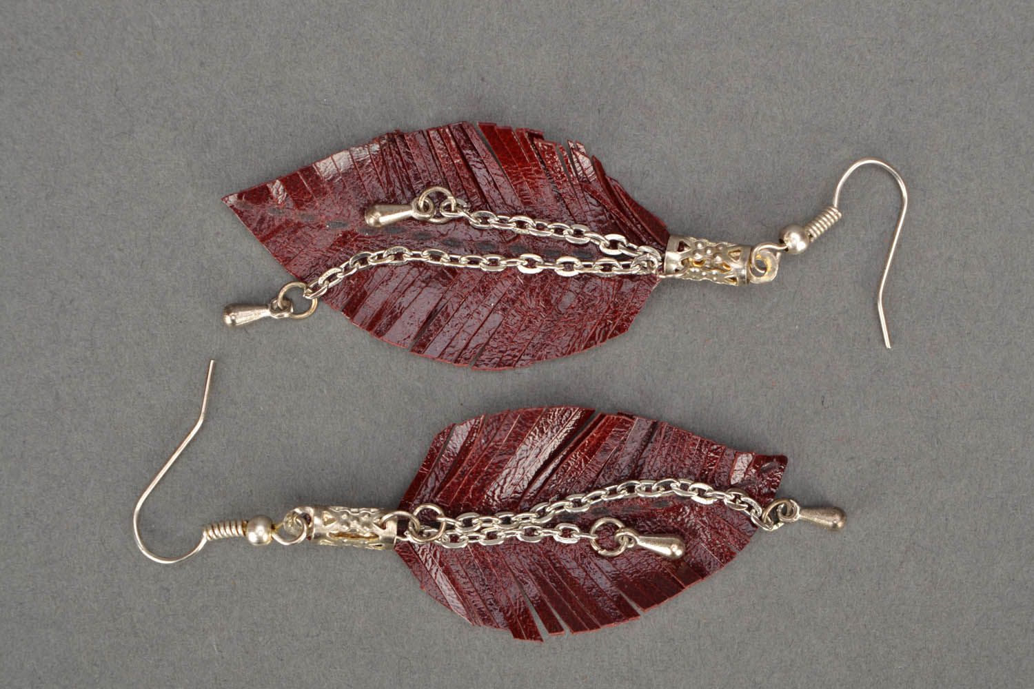 Lange Blätter-Ohrringe aus Leder  foto 3