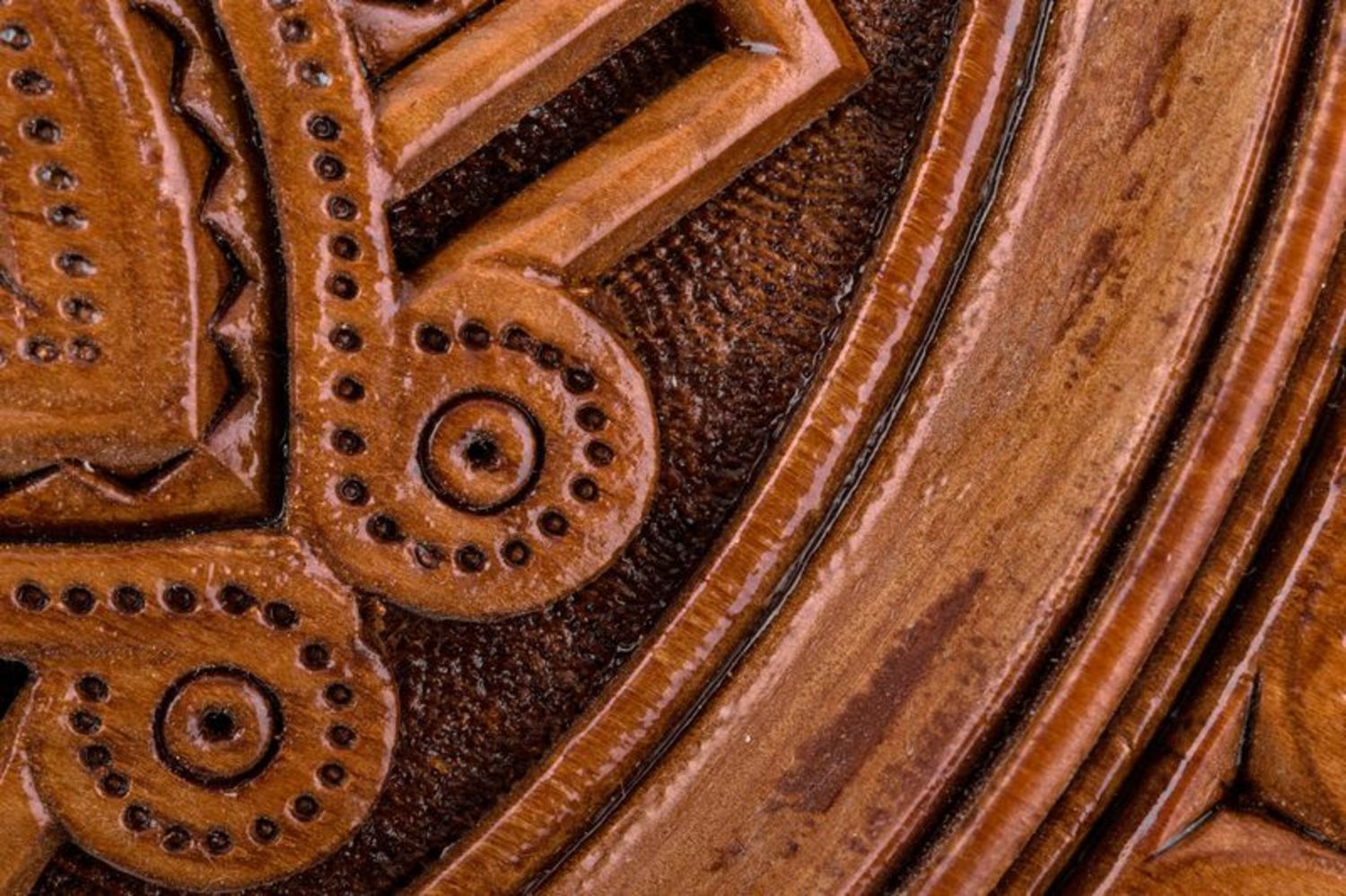 Carved wall plate photo 5