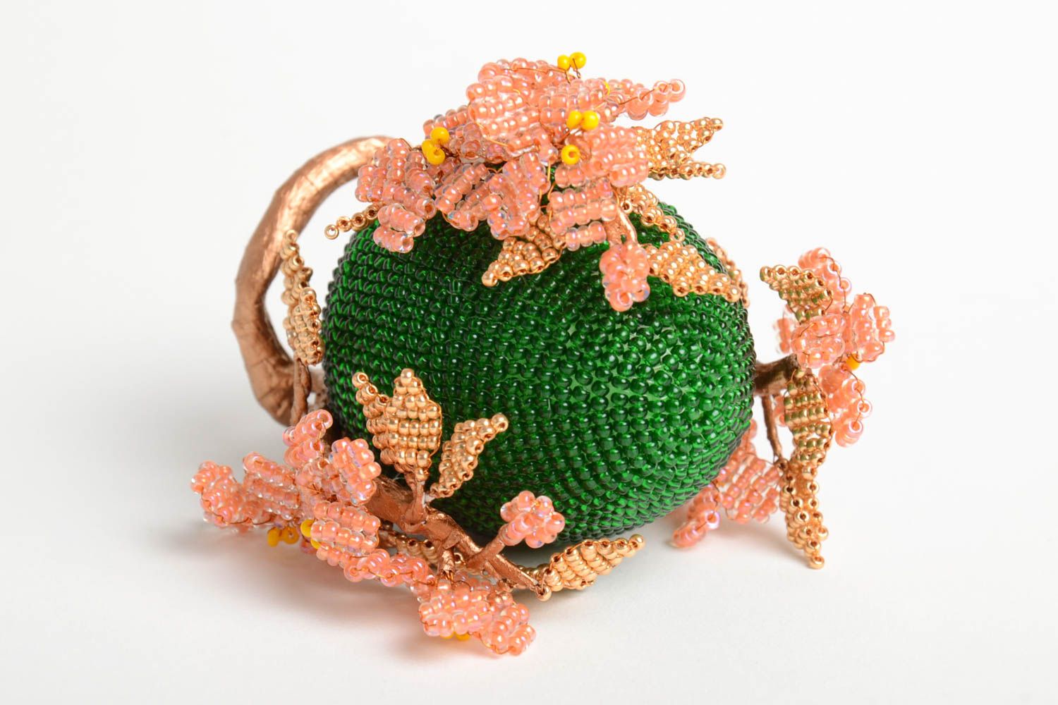 Яйцо из бисера украшение на Пасху ручной работы декоративный элемент подарок фото 3