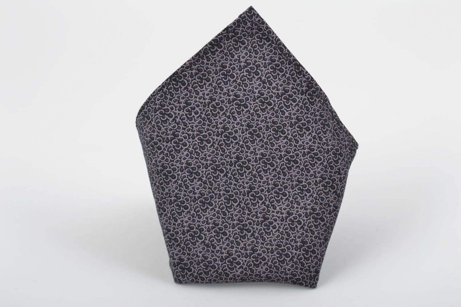 Коттоновый нагрудный платок для пиджака ручной работы темный с принтом фото 3