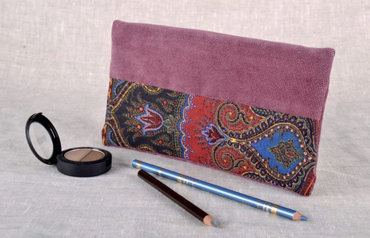 Beauty bag-clutch of wine red color photo 5