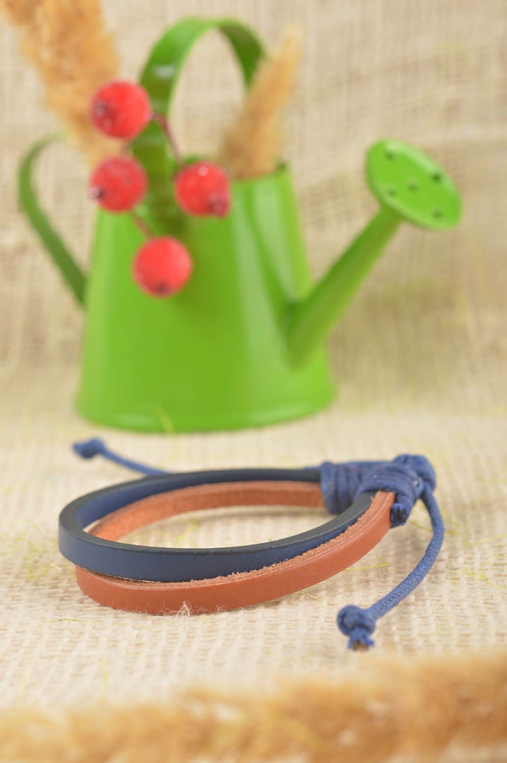 Bracelet en cuir naturel Bijou fait main bleu-marron à nouer Cadeau pour femme photo 1