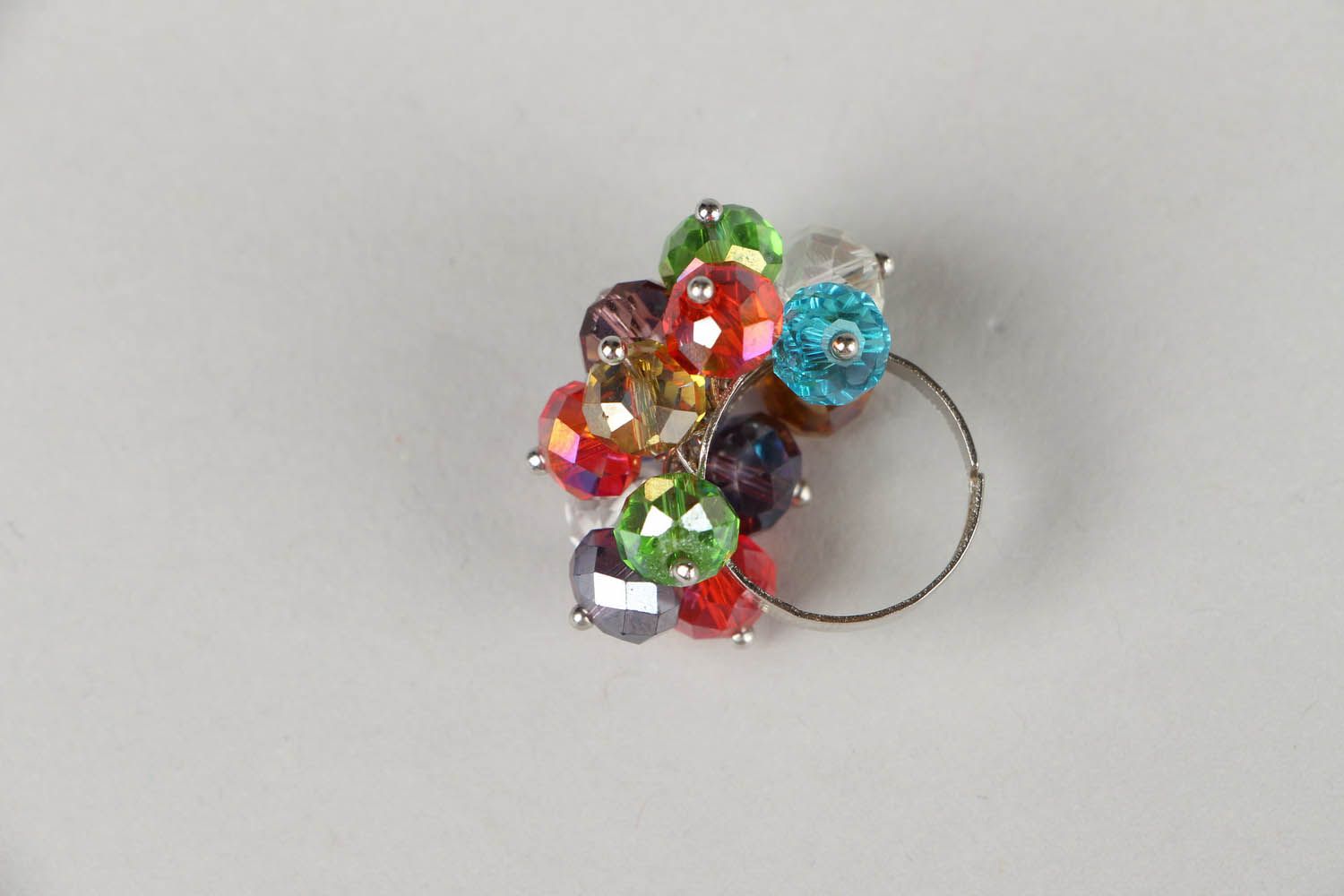 Bague originale faite main en perles de rocailles multicolores   photo 1