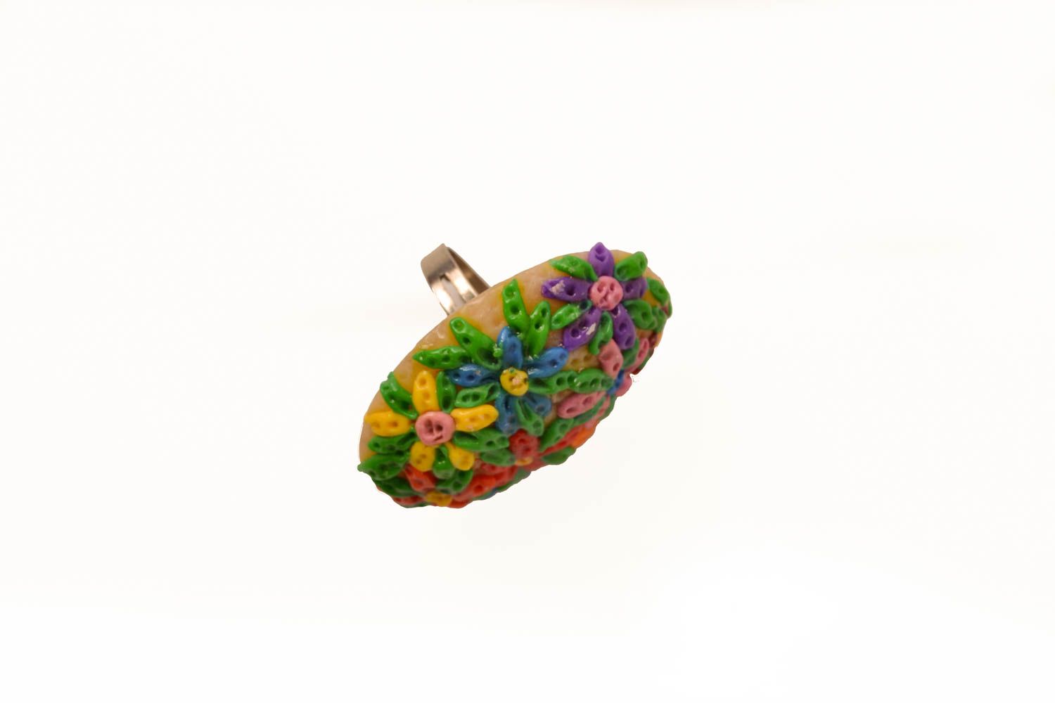 Кольцо с цветами из полимерной гллины фото 3