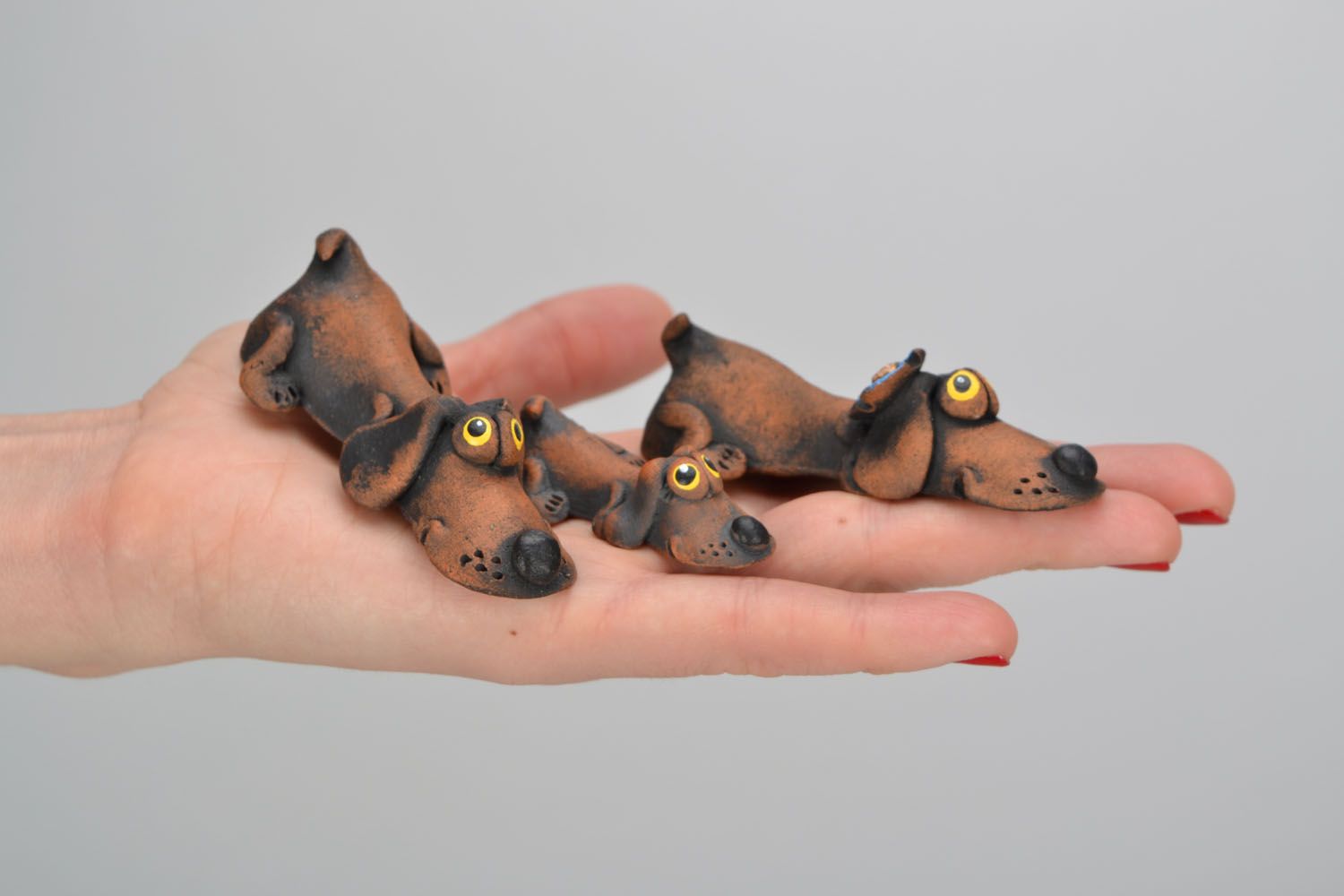 Conjunto de figurillas de arcilla “Beagles” foto 2