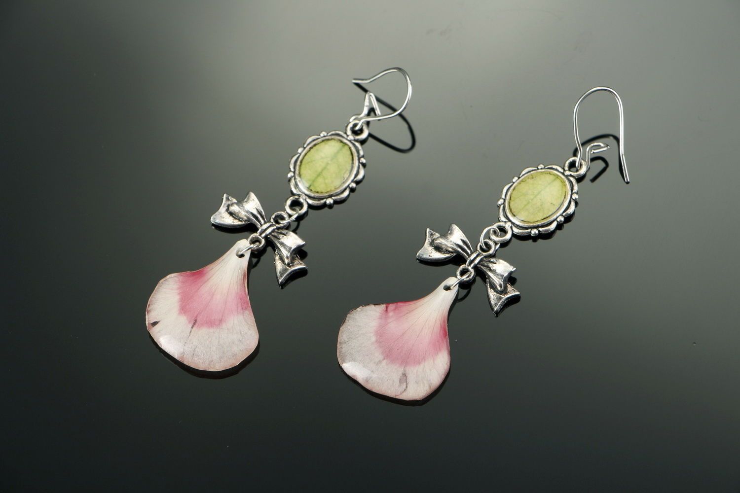Earrings made of the leafs of acacia covered with epoxy resin photo 3