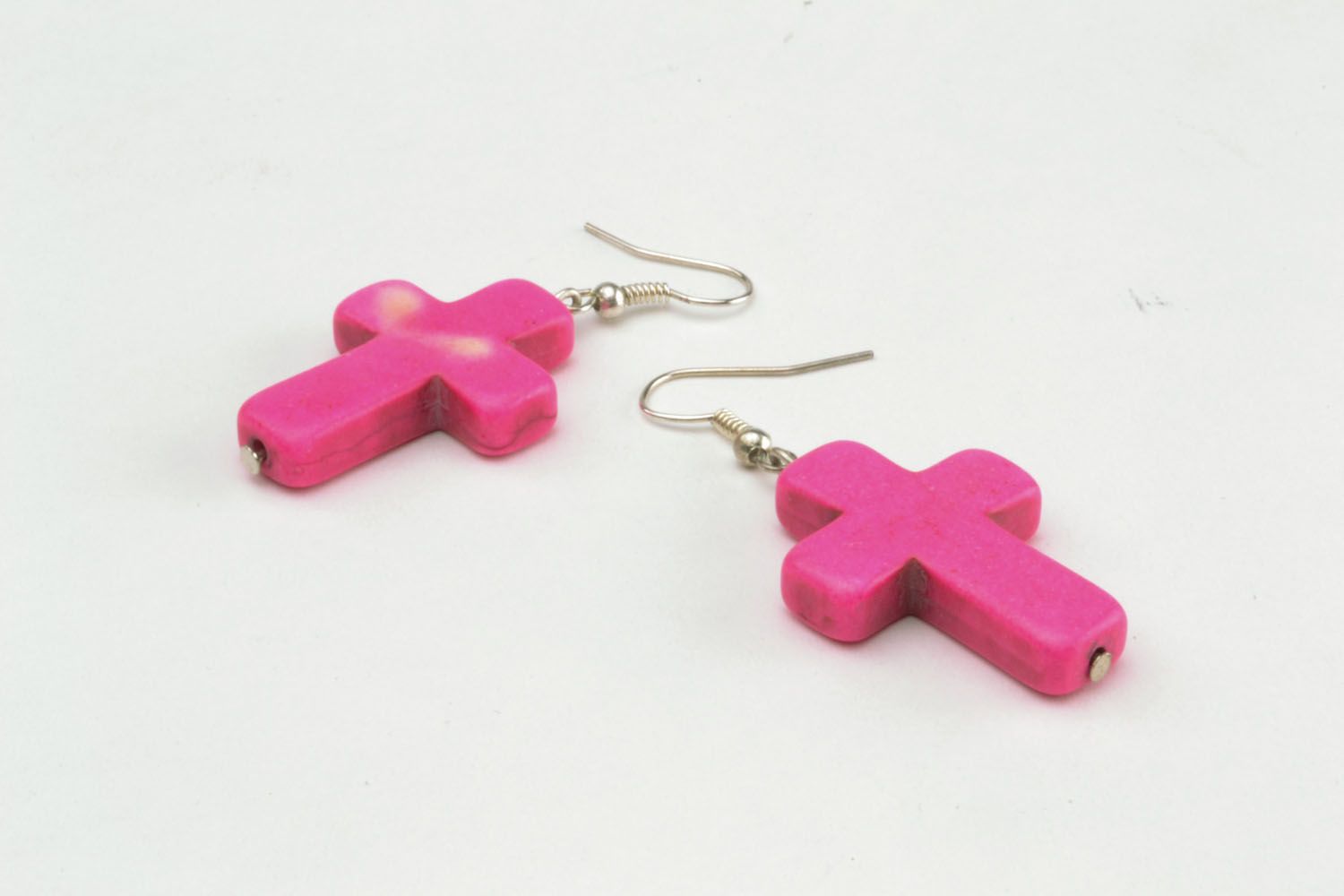 Pink plastic cross-shaped earrings photo 4