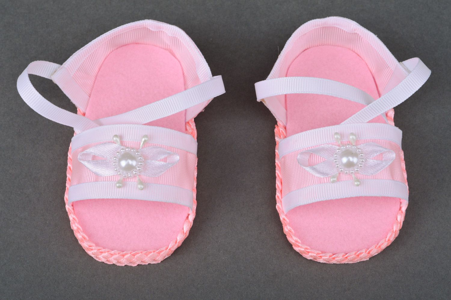 Handmade beautiful pink baby girl sandals sewn of felt and rep ribbons photo 5