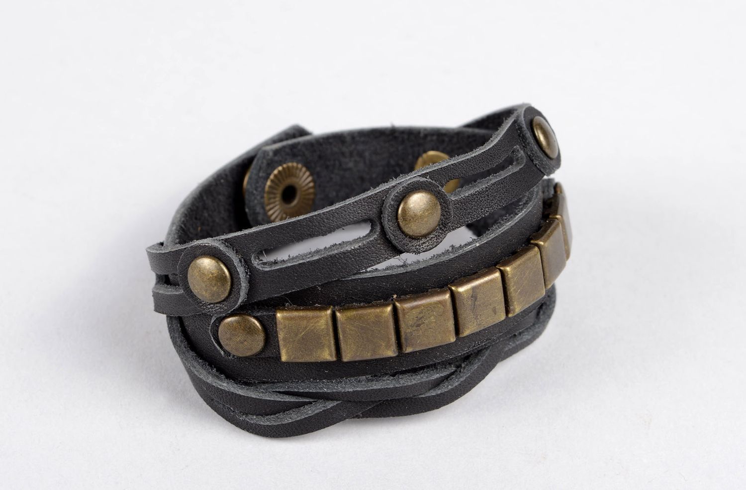 Bracelet design Bijou fait main vrai cuir noir rivets stylé Cadeau original photo 1