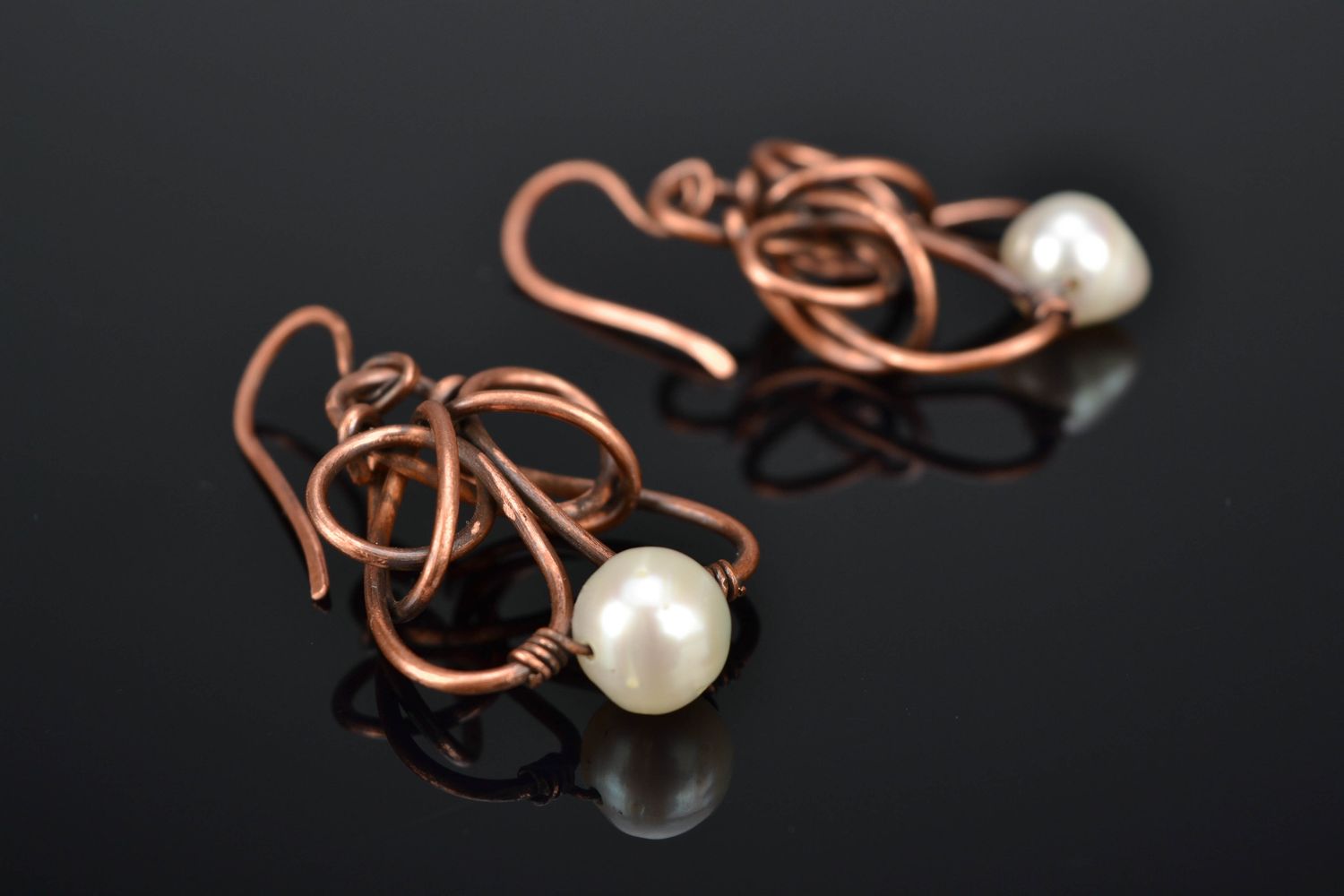 Wire wrap copper earrings with fresh water pearls photo 1