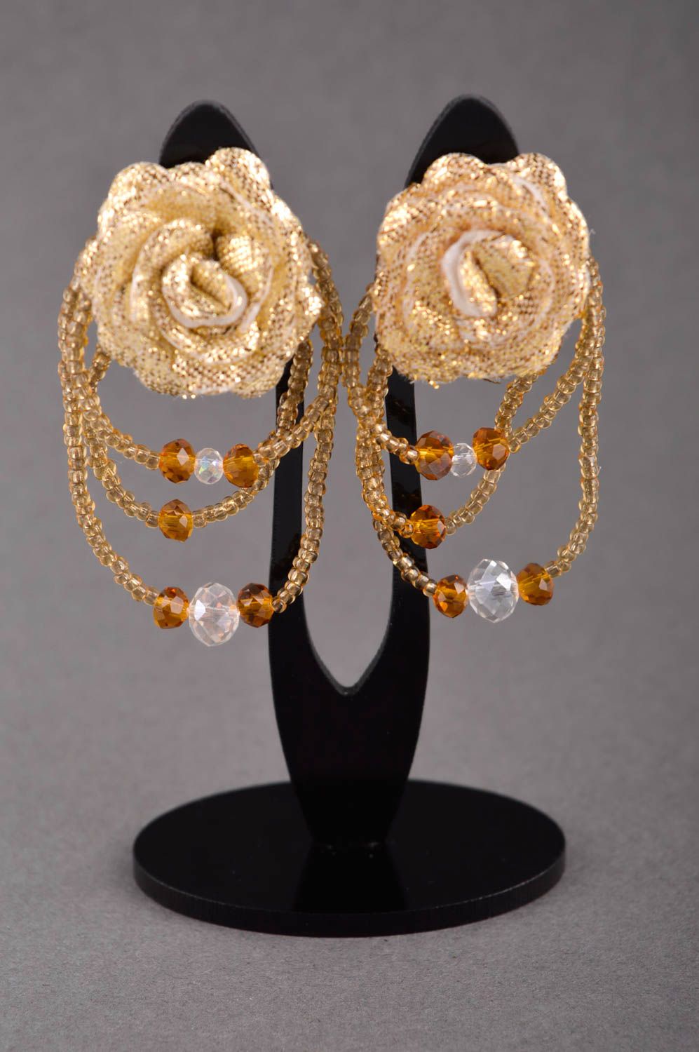 Boucles d'oreilles clip Bijou fait main beiges roses Accessoire femme design photo 1