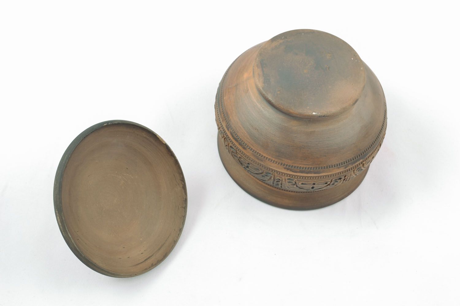 Clay pot with lid photo 3