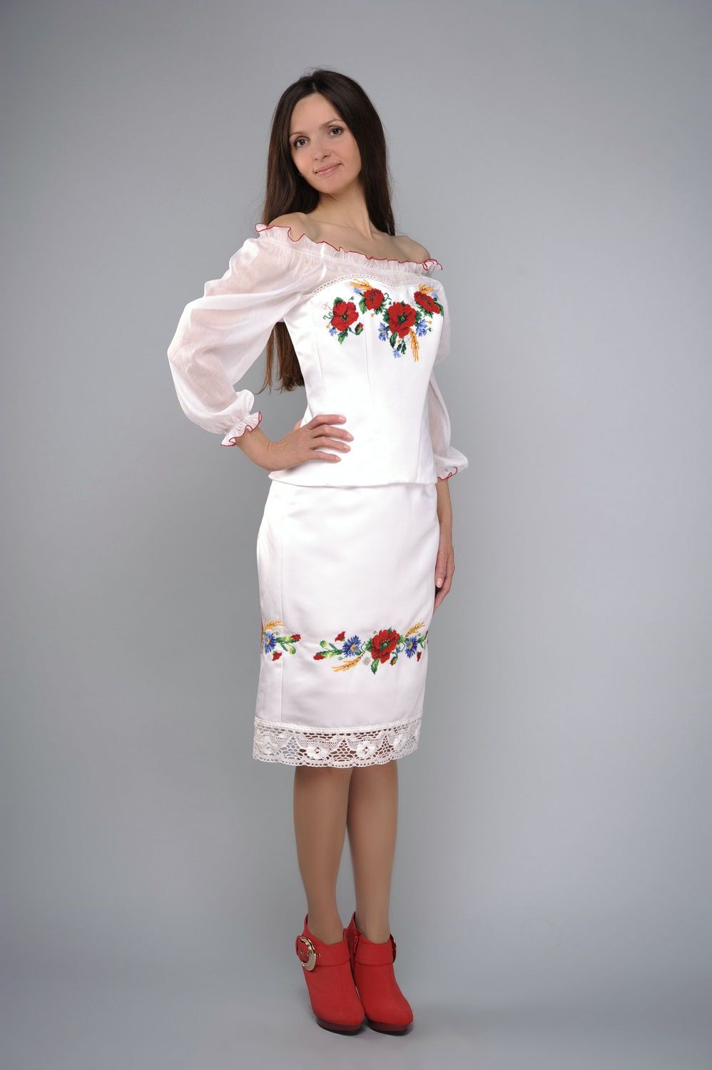Costume blanc femme style ethnique photo 2